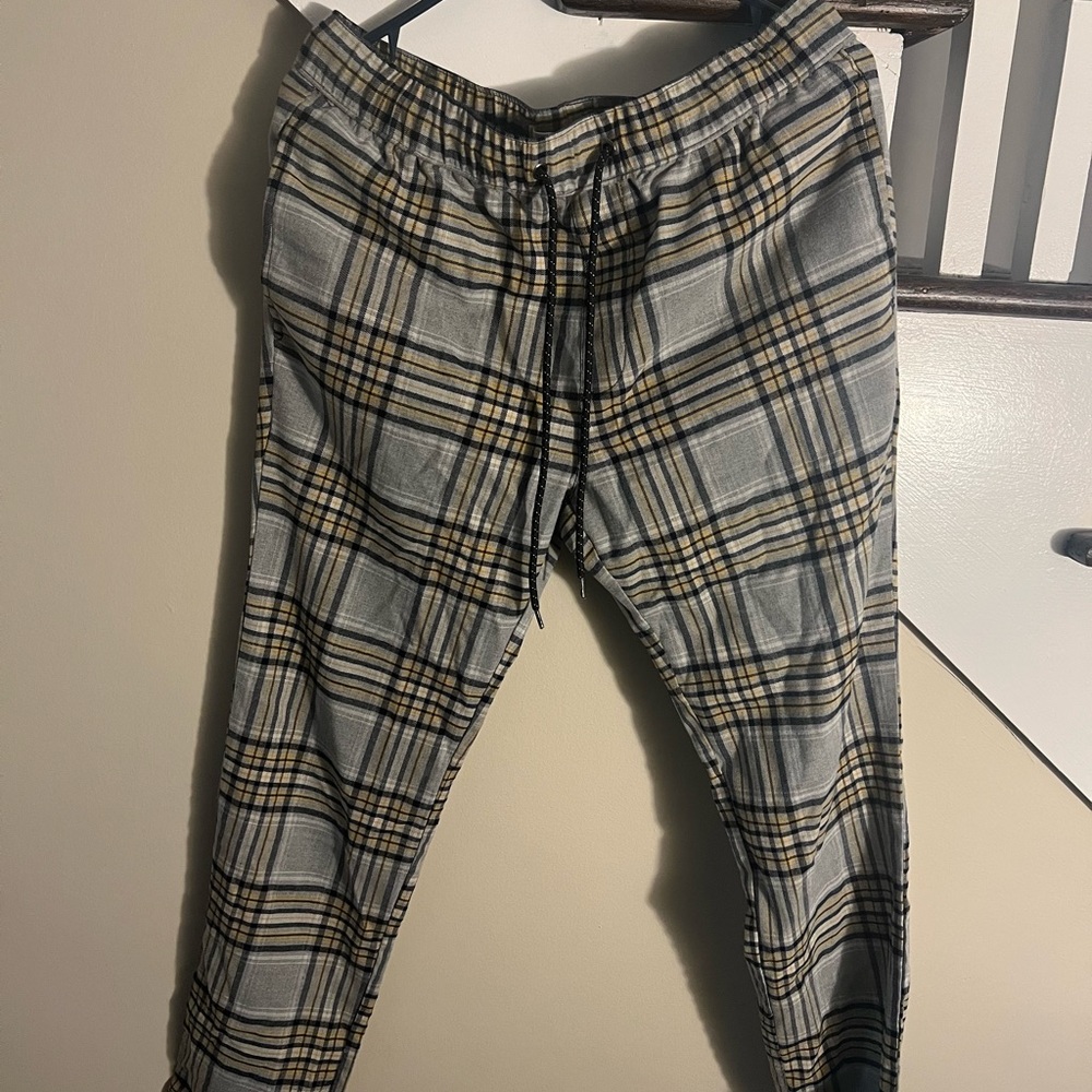 Pacsun size M color grey plaid